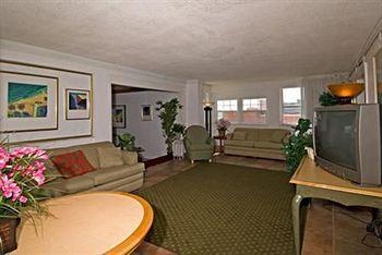 Desert Inn Resort Hotel And Suites Daytona Beach Exterior photo